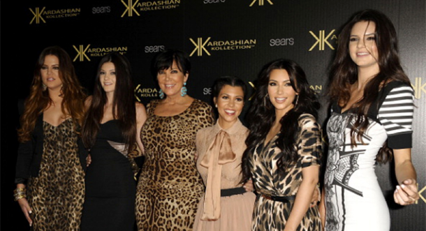 FIRMAN LAS KARDASHIANS EL CONTRATO MÁS CARO DE LA TV