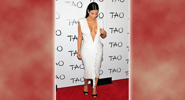 Kim Kardashian provoca escándalo con fotos desnudas