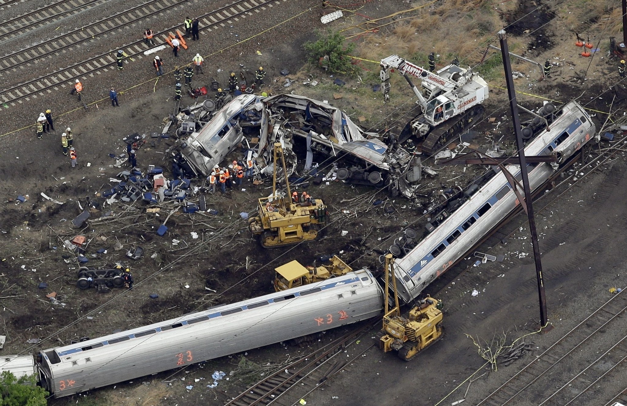 Llegan a 8 los fallecidos en accidente de tren